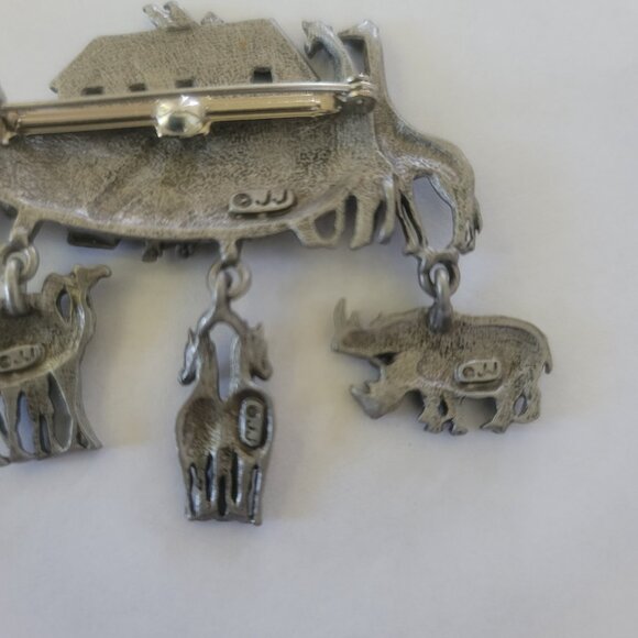 JJ Jonette Pewter Noah's Ark Brooch Lapel Pin Ark with Hanging Animals N… - Picture 10 of 11